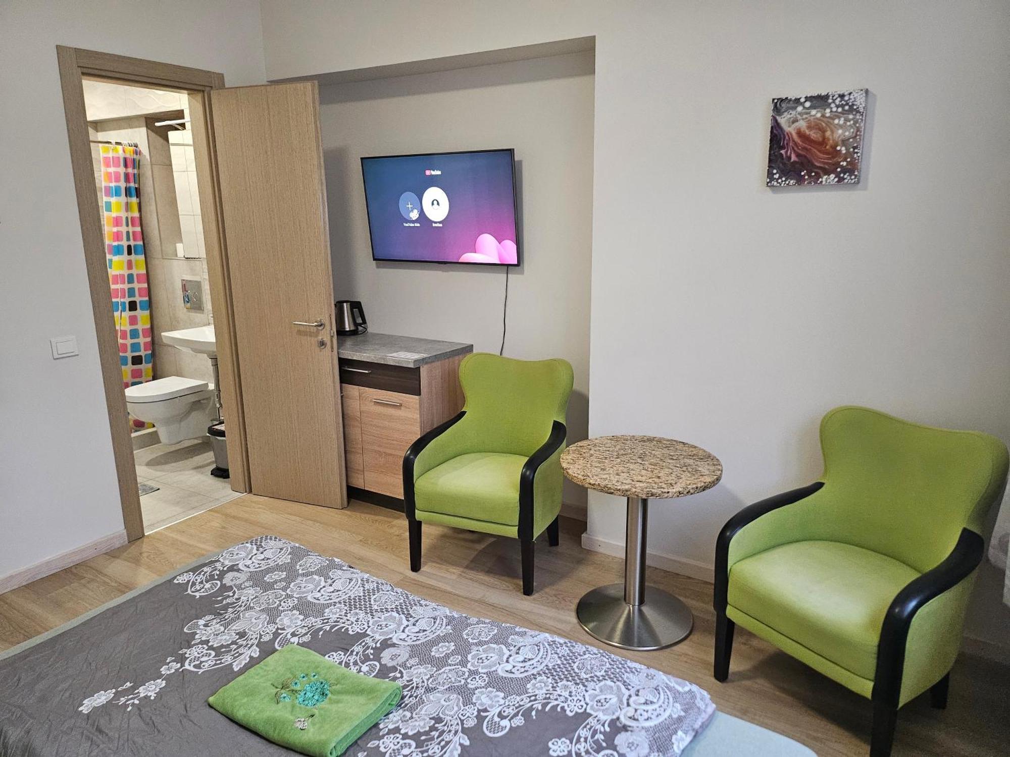 Kauno Apartamentai King Size Bed Κάουνας Εξωτερικό φωτογραφία